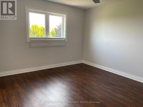 15 Fife Road, Aurora, ON - Indoor Photo Showing Other Room