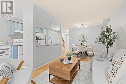 28 Corey Circle, Halton Hills, ON - Indoor Photo Showing Living Room