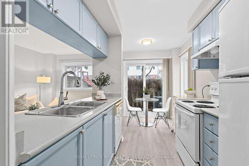 28 Corey Circle, Halton Hills, ON - Indoor Photo Showing Kitchen With Double Sink