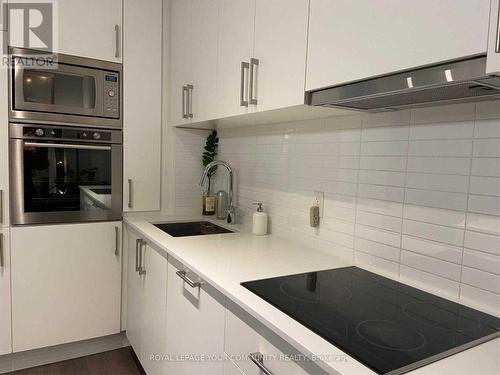 1813W - 27 Bathurst Street, Toronto, ON - Indoor Photo Showing Kitchen