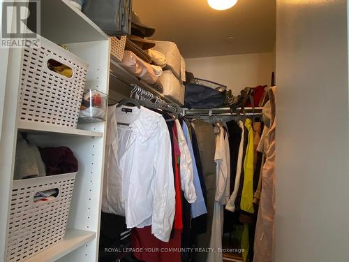 1813W - 27 Bathurst Street, Toronto, ON - Indoor With Storage