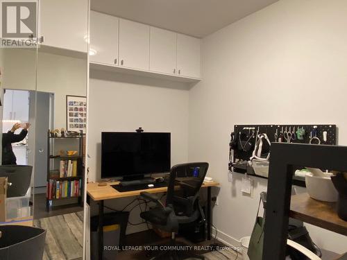 1813W - 27 Bathurst Street, Toronto, ON - Indoor