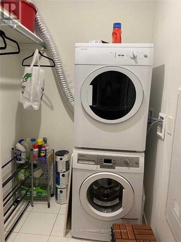 1813W - 27 Bathurst Street, Toronto, ON - Indoor Photo Showing Laundry Room