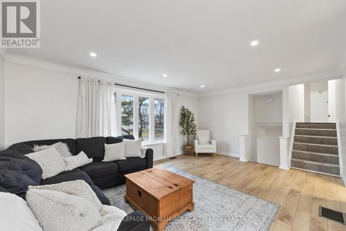 645 Sussex Boulevard, Kingston (South Of Taylor-Kidd Blvd), ON - Indoor Photo Showing Living Room