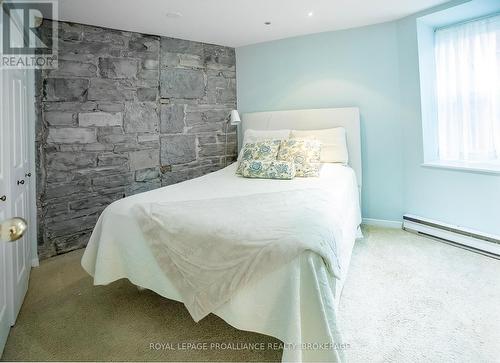 2 - 250 King Street E, Kingston (Central City East), ON - Indoor Photo Showing Bedroom