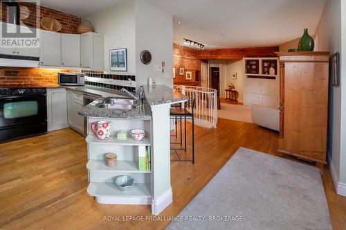 2 - 250 King Street E, Kingston (Central City East), ON - Indoor Photo Showing Kitchen