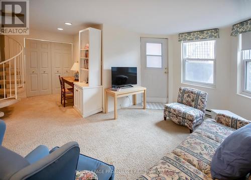 2 - 250 King Street E, Kingston (Central City East), ON - Indoor Photo Showing Living Room