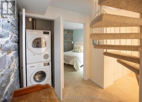 2 - 250 King Street E, Kingston (Central City East), ON - Indoor Photo Showing Laundry Room