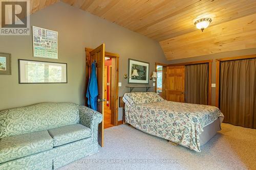 48 Russell Drive, Minden Hills, ON - Indoor Photo Showing Bedroom