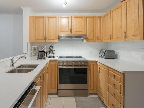 Cuisine - 7532 Rue St-Gérard, Montréal (Villeray/Saint-Michel/Parc-Extension), QC - Indoor Photo Showing Kitchen With Double Sink