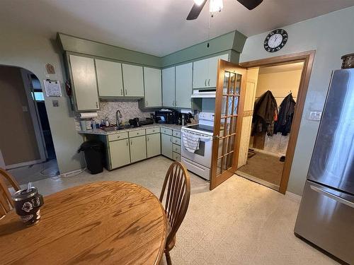 620 Faircrest Street, Thunder Bay, ON - Indoor Photo Showing Kitchen