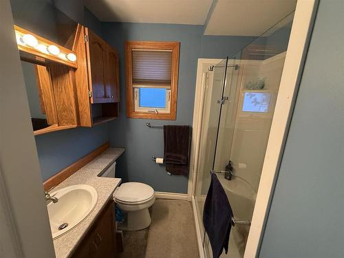 620 Faircrest Street, Thunder Bay, ON - Indoor Photo Showing Bathroom