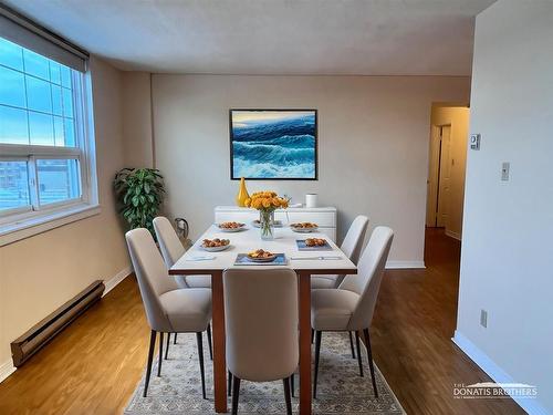 402 130 Brodie Street S, Thunder Bay, ON - Indoor Photo Showing Dining Room