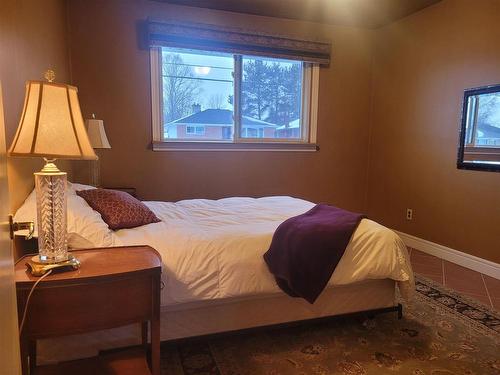 65 Strathcona Avenue, Thunder Bay, ON - Indoor Photo Showing Bedroom