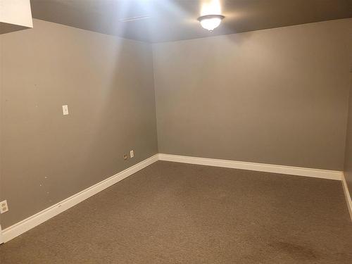 65 Strathcona Avenue, Thunder Bay, ON - Indoor Photo Showing Other Room