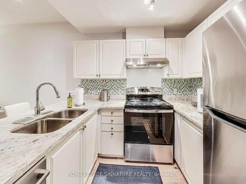 108-600 Eglinton Ave E, Toronto, ON - Indoor Photo Showing Kitchen With Stainless Steel Kitchen With Double Sink With Upgraded Kitchen