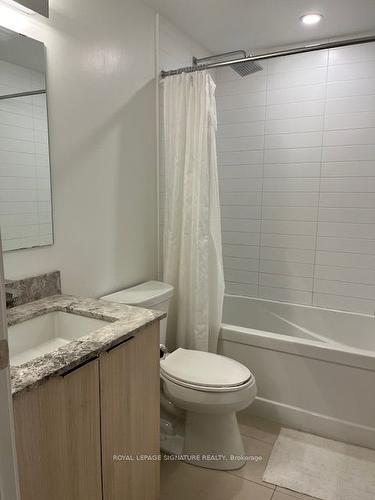 1804-501 Yonge St N, Toronto, ON - Indoor Photo Showing Bathroom