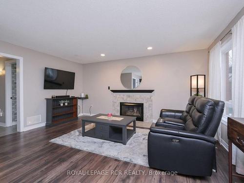 19 Eastview Cres, Orangeville, ON - Indoor Photo Showing Living Room With Fireplace