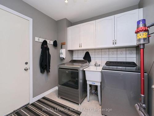 19 Eastview Cres, Orangeville, ON - Indoor Photo Showing Laundry Room