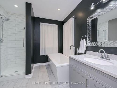 19 Eastview Cres, Orangeville, ON - Indoor Photo Showing Bathroom