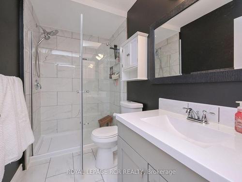 19 Eastview Cres, Orangeville, ON - Indoor Photo Showing Bathroom