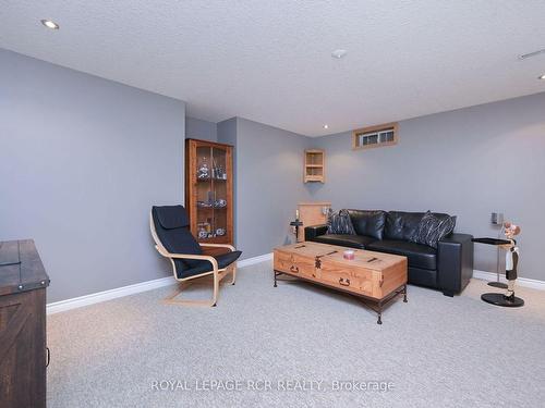 19 Eastview Cres, Orangeville, ON - Indoor