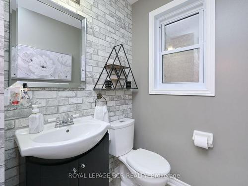 19 Eastview Cres, Orangeville, ON - Indoor Photo Showing Bathroom