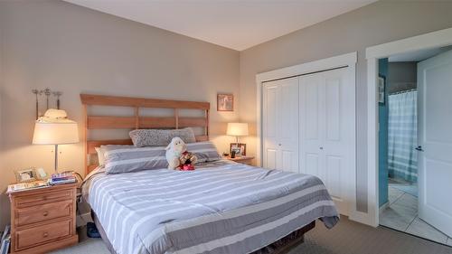 336-4205 Gellatly Road, West Kelowna, BC - Indoor Photo Showing Bedroom