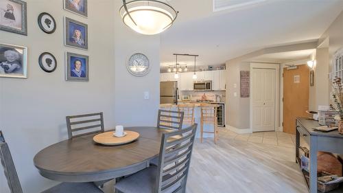 336-4205 Gellatly Road, West Kelowna, BC - Indoor Photo Showing Dining Room