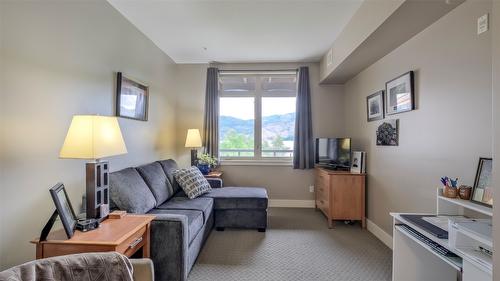 336-4205 Gellatly Road, West Kelowna, BC - Indoor