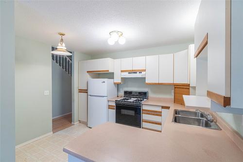 115 Heather Street, Kamloops, BC - Indoor Photo Showing Kitchen With Double Sink