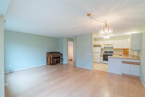 115 Heather Street, Kamloops, BC - Indoor Photo Showing Kitchen