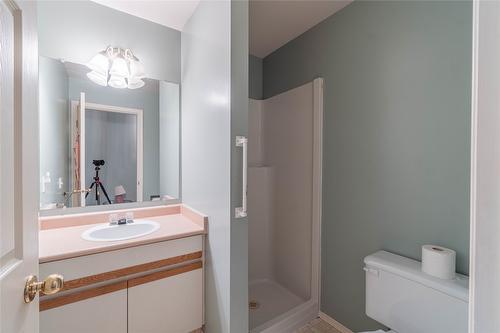 115 Heather Street, Kamloops, BC - Indoor Photo Showing Bathroom