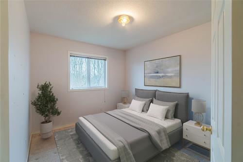 115 Heather Street, Kamloops, BC - Indoor Photo Showing Bedroom