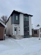 373 Bowman AVE  Winnipeg, MB R2K 1P3