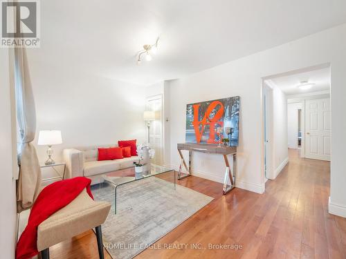 4 Hughes Street, Richmond Hill, ON - Indoor Photo Showing Living Room