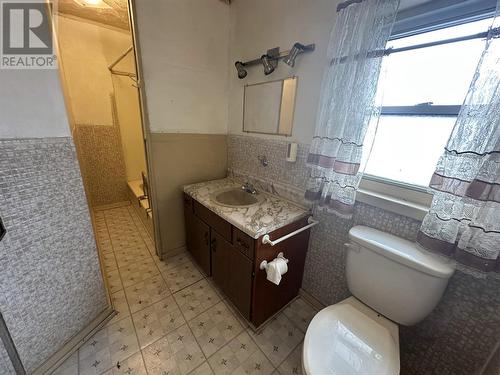 254 John St, Sault Ste. Marie, ON - Indoor Photo Showing Bathroom