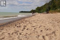 Close to stellar sandy beach in St. Joseph - 