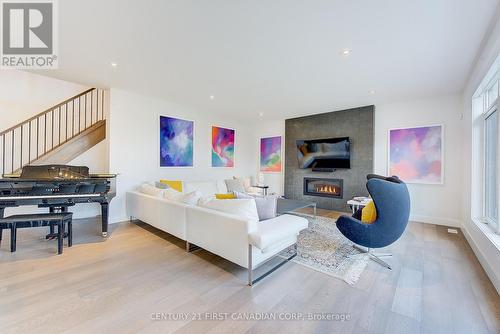 2120 Ironwood Road, London, ON - Indoor Photo Showing Living Room With Fireplace