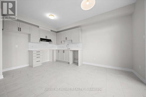 2040 Postilion Street, Ottawa, ON - Indoor Photo Showing Kitchen