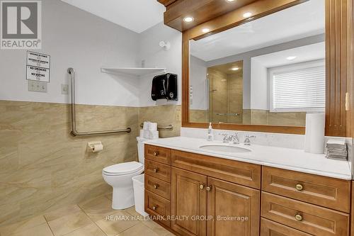 2527 Old Montreal Road, Ottawa, ON - Indoor Photo Showing Bathroom