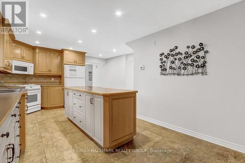 2527 Old Montreal Road, Ottawa, ON - Indoor Photo Showing Kitchen