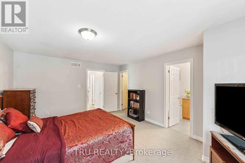 118 Tacom Circle, Ottawa, ON - Indoor Photo Showing Bedroom