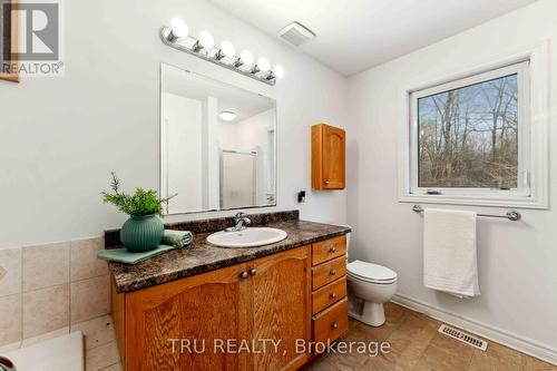 118 Tacom Circle, Ottawa, ON - Indoor Photo Showing Bathroom