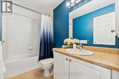 118 Tacom Circle, Ottawa, ON - Indoor Photo Showing Bathroom