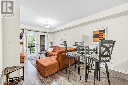 104 - 4 Anchorage Crescent, Collingwood, ON - Indoor Photo Showing Living Room