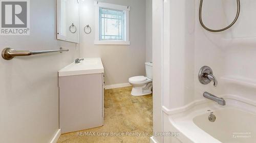 7749 Highway 21, South Bruce Peninsula, ON - Indoor Photo Showing Bathroom