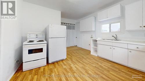 7747 Highway 21, South Bruce Peninsula, ON - Indoor Photo Showing Kitchen