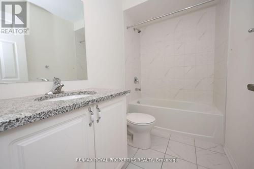 249 Danzatore Path, Oshawa, ON - Indoor Photo Showing Bathroom