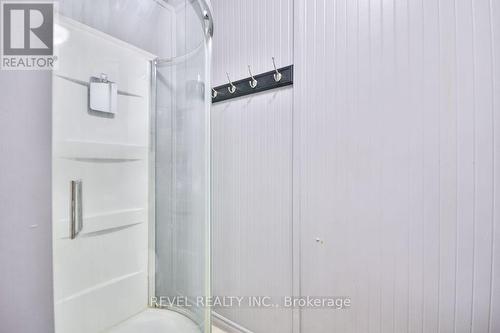 261 Nelson Crescent, Innisfil, ON -  Photo Showing Bathroom